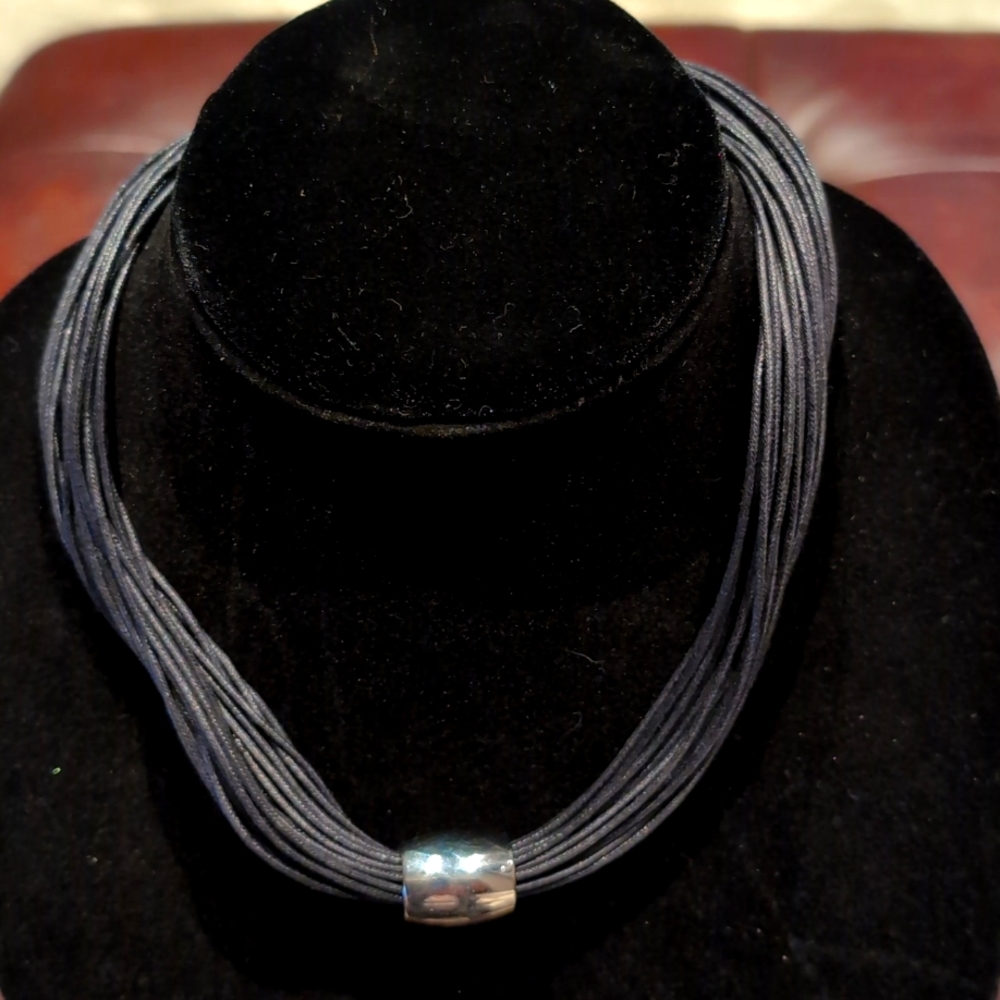 Vivi Necklace
